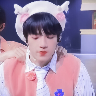 • 刘耀文
· Lynne