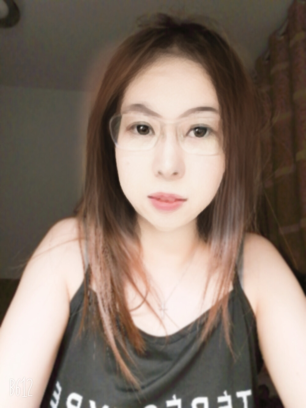 春如旧，人空瘦。泪痕红浥鲛绡透；桃花落，闲池阁，山盟虽在，锦书难托，莫，莫，莫……