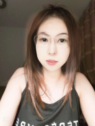 春如旧，人空瘦。泪痕红浥鲛绡透；桃花落，闲池阁，山盟虽在，锦书难托，莫，莫，莫……