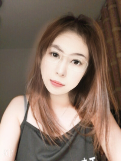 春如旧，人空瘦。泪痕红浥鲛绡透；桃花落，闲池阁，山盟虽在，锦书难托，莫，莫，莫……