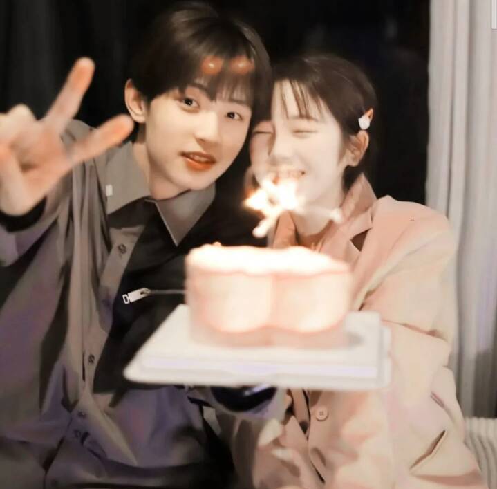 张思瑶 袁王勇 情头 拿图收藏点赞