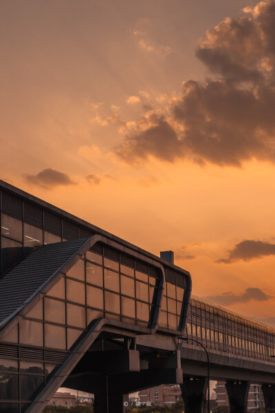 《双镜》壁纸 孙伊涵&张楠
严微×许幼怡
自截 二转注明：@江叶朝