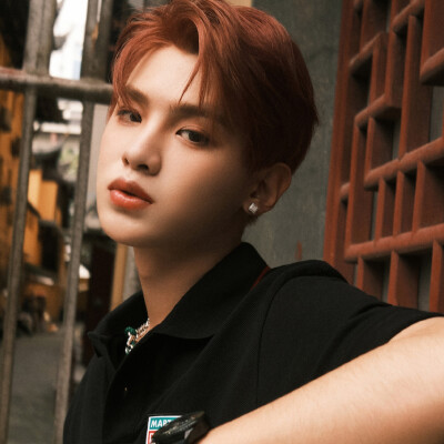 黄明昊，不注，9张。