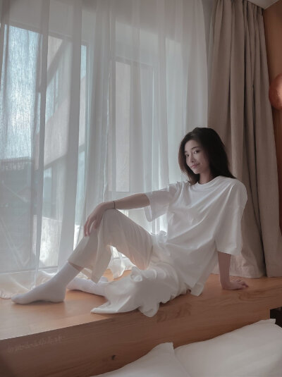 THE9 许佳琪
©白桃啵啵奶茶铺·