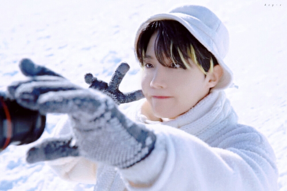 郑号锡
2021 WINTER PACKAGE' PREVIEW SPOT
©HSY-V