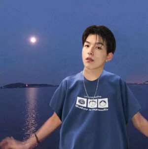 "因为感觉不到被爱 所以做了那个先走的人" ​​​​