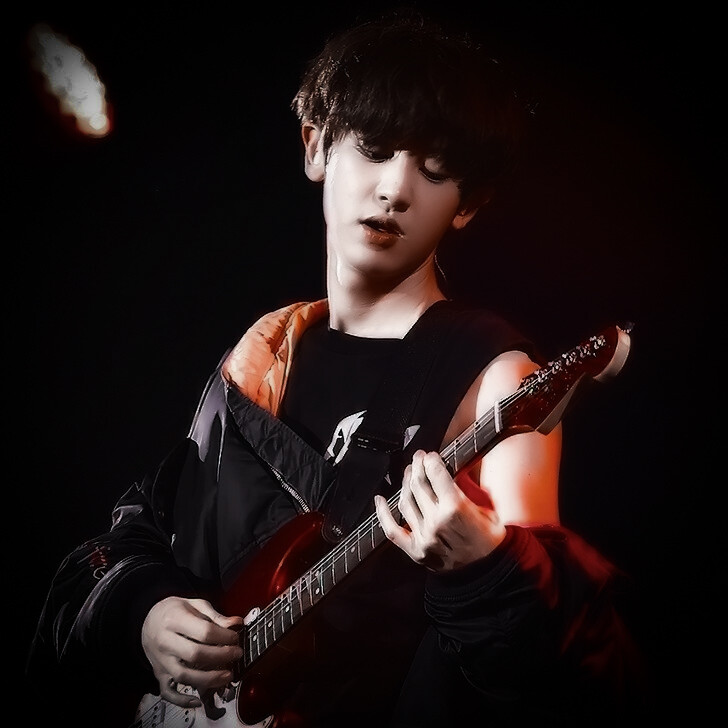 
Park Chanyeol。