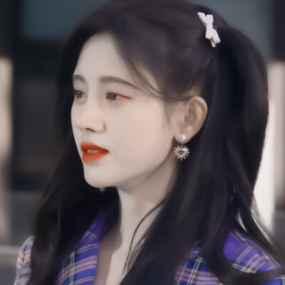 鞠婧祎
原截江时树