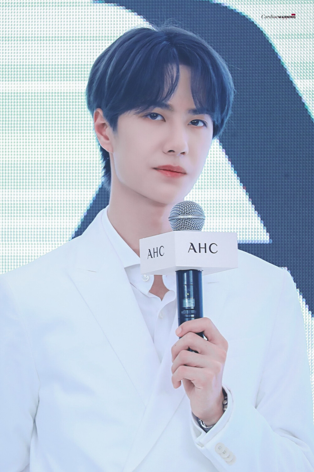 180829 AHC品牌活动 @UNIQ-王一博 ♛贵公子♛ cr:logo