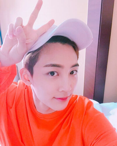 尹净汉（JEONGHAN）
❣️ⓈⒺⓋⒺⓃⓉⒺⒺⓃ❣️