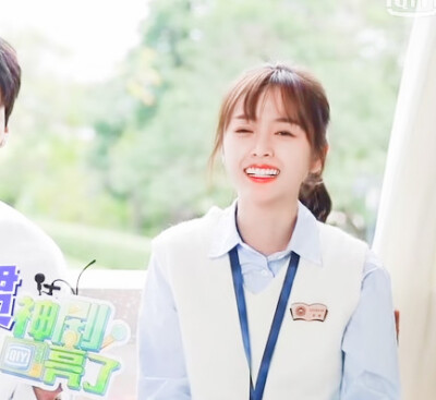 -毕雯珺×吴宣仪
艾景初×曾鲤
-世界微尘里
-自截自调
-抱图扣