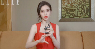 杨颖Angelababy_
原截微博_
自修勿改礼貌拿图_