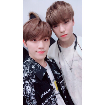 ❤︎率灿❤︎
崔韩率（VERNON）
李灿（DINO）
❣️ⓈⒺⓋⒺⓃⓉⒺⒺⓃ❣️