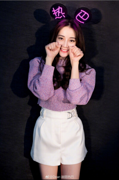 快来，看看我们可爱的热巴小朋友