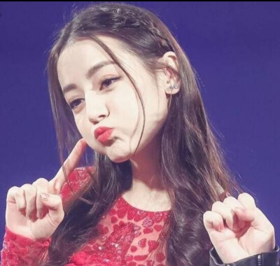 快来，看看我们可爱的热巴小朋友