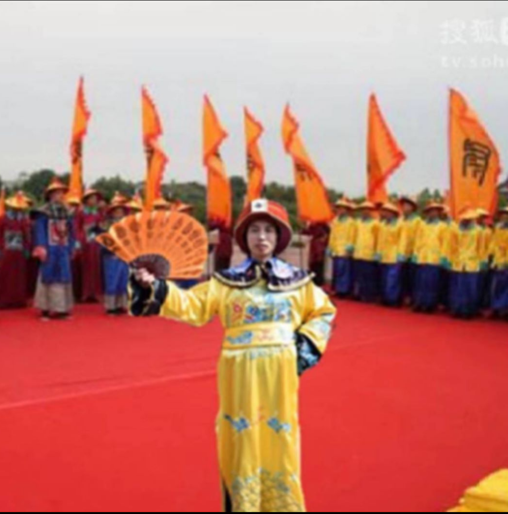 飘虹伴月扮皇帝，大清王朝帝王乾隆大帝，许昌培上传，成都市青白江区姚渡镇红瓦店社区，原祥福镇，城厢镇