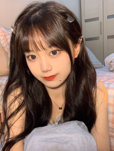 我整个爱住了～✨✨
拍照出片率贼高怎么拍都好看
温柔又有神 最近天天戴这副