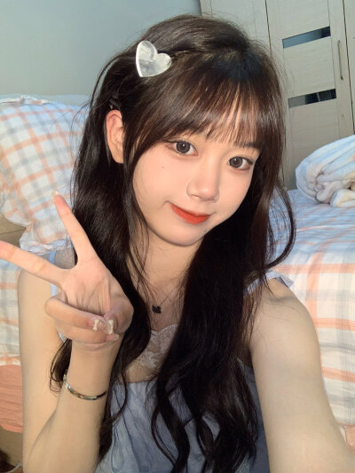 我整个爱住了～✨✨
拍照出片率贼高怎么拍都好看
温柔又有神 最近天天戴这副