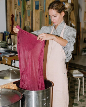 #IG inspiration#

巴黎的制陶艺术家，超欣赏她的色彩sense，给人松弛的舒适感。 ​​​