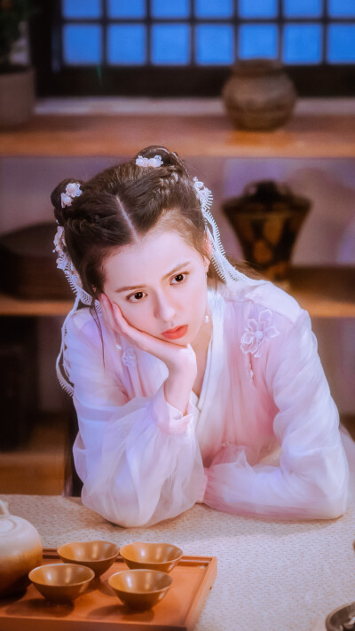 黄日莹 | 李阿梵
cr:九方阙