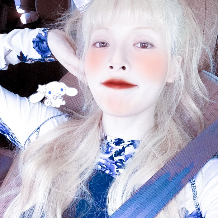 “想和欧尼谈恋爱”
♢金泫雅
原陆西瓜
抱图dd点赞么么哒