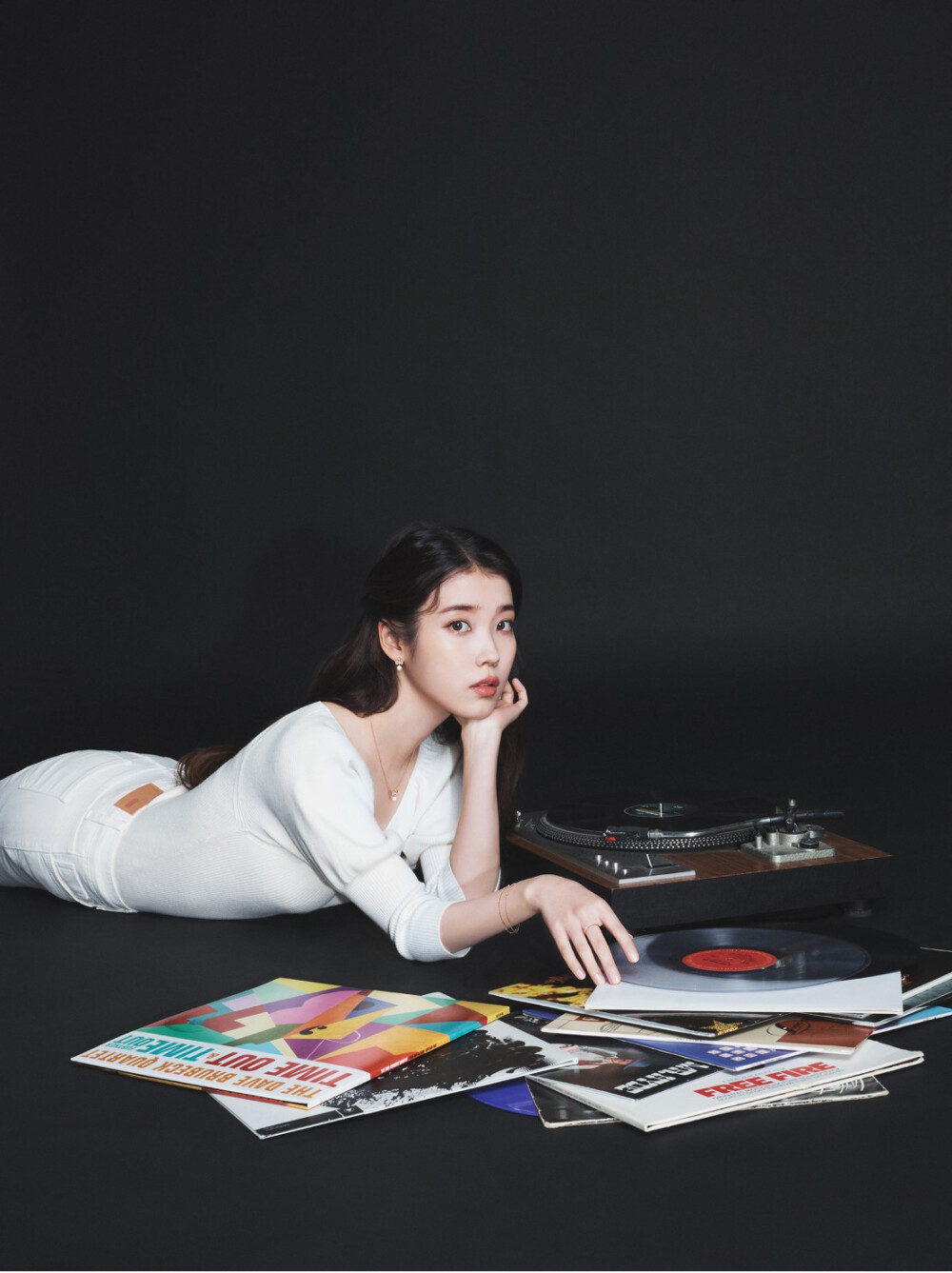 IU 李知恩 