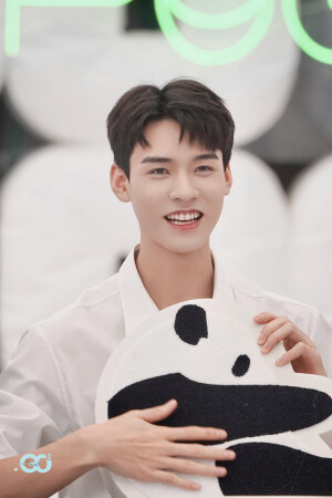 龚俊

©Breath·龚俊·1129