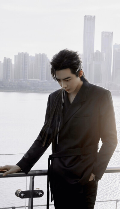 刘宇宁
帅到我了