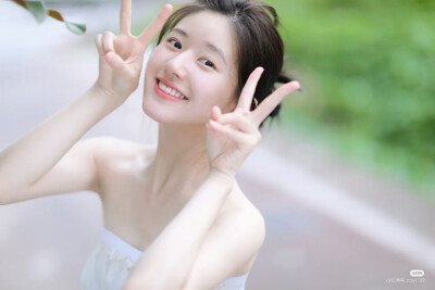 绝美露露子。(侵权删)
