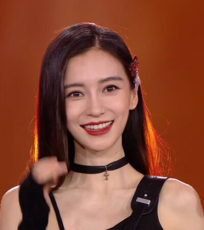 【侵权删】这里是Angelababy（杨颖）的美图啦~可甜可盐可飒你值得拥有哦！
我在豆蔻年华遇见你，想要陪你好多好多年。（图源很广，带水印，只是个人集baby美图）