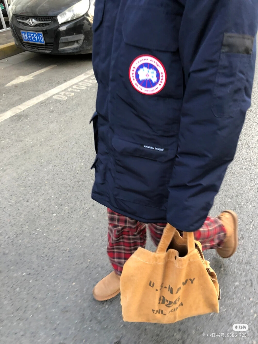 我们尘封冰山之海 蒙阿尔忒弥斯无神之瞳 济世之诗也罢 你我持爱行凶