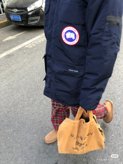 我们尘封冰山之海 蒙阿尔忒弥斯无神之瞳 济世之诗也罢 你我持爱行凶