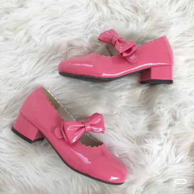 我们尘封冰山之海 蒙阿尔忒弥斯无神之瞳 济世之诗也罢 你我持爱行凶