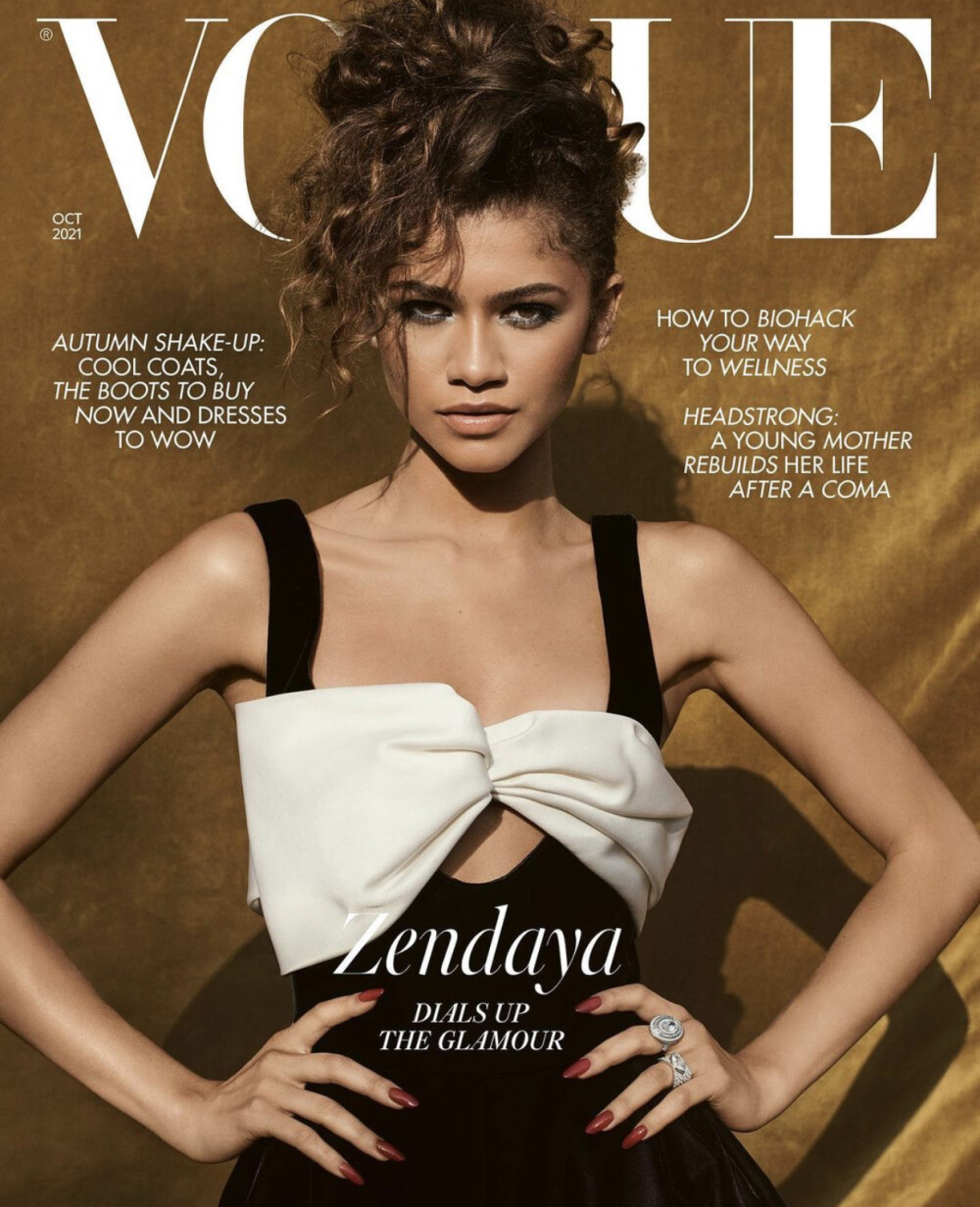 Zendaya英国版《Vogue》10月刊封面 赞姐的时尚感和驾驭能力真的牛
图源ins@zendaya