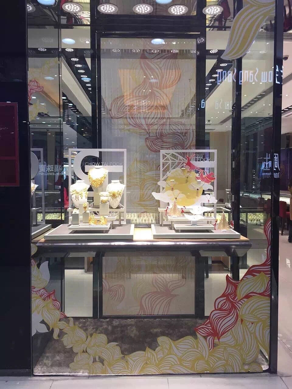 周大福秋冬橱窗设计