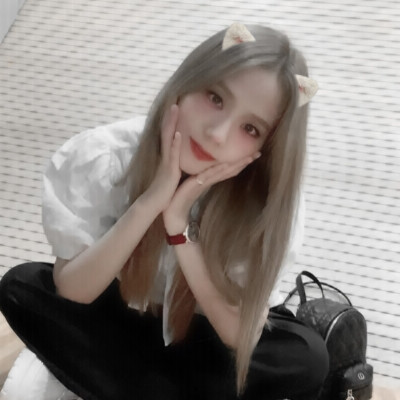 There is no last bus, only a sweet （猫）and cool kitten