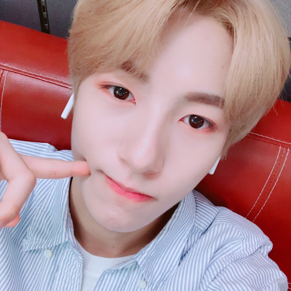 黄仁俊自拍可二改