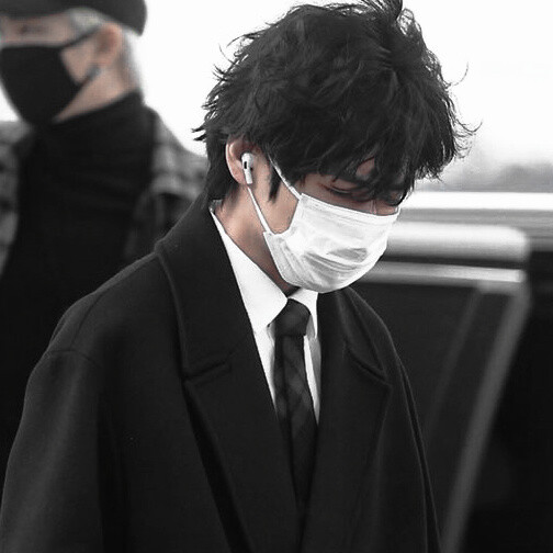 
V / Almost Mature '87 (成长痛）☾●◐
