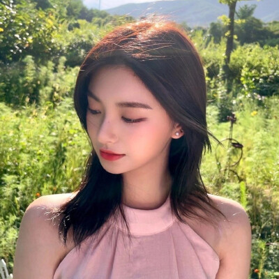 .“或许，我们都应该学会接受，喜欢的人不一定喜欢自己吧”