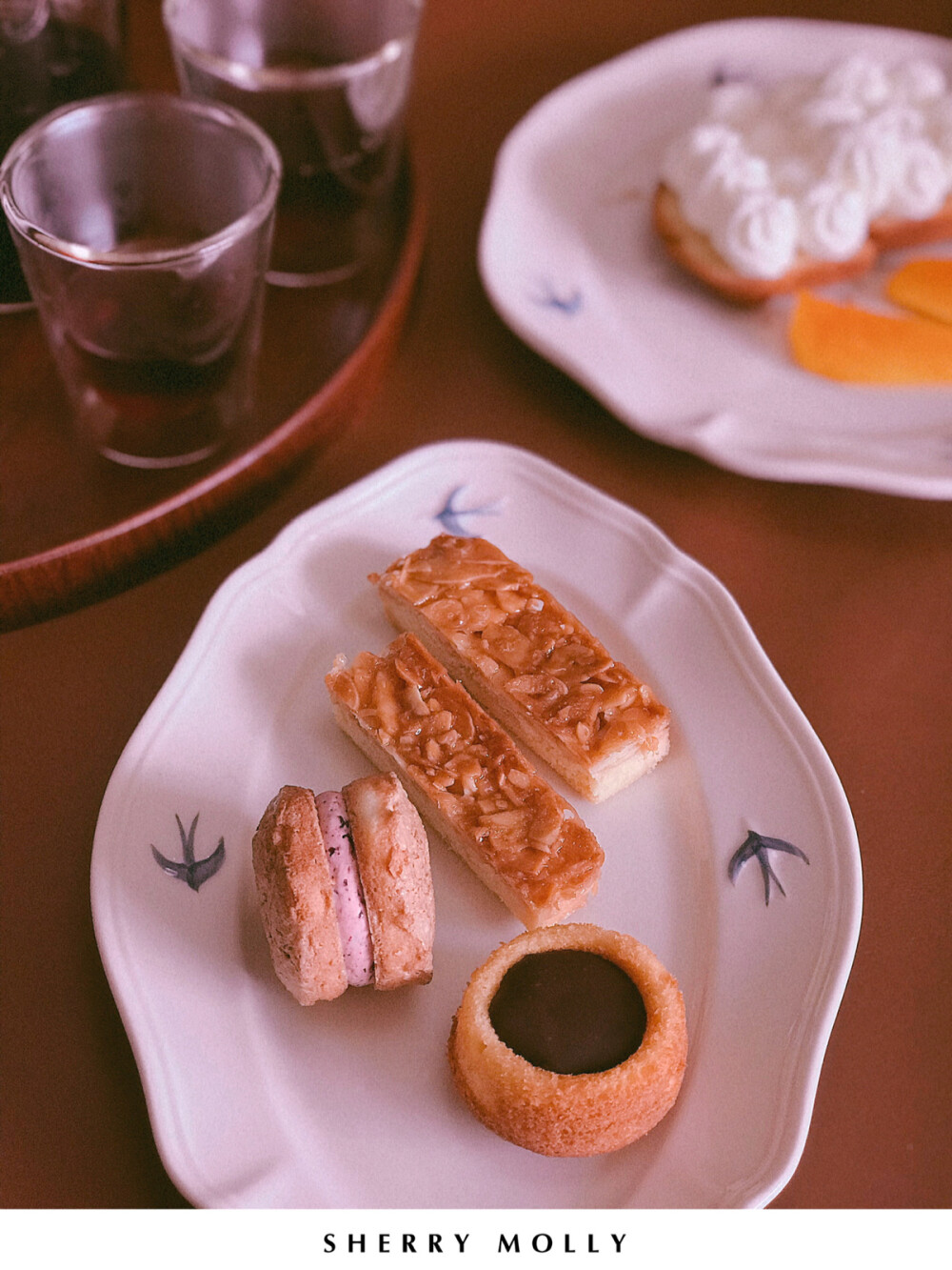 最近看的港剧
老是出现摩卡
于是 自制一杯给小M
下午茶也吃起来了☕️