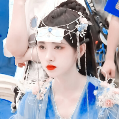 鞠婧祎
拿图dd||用图标明苏挽兮