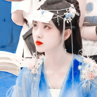 鞠婧祎
拿图dd||用图标明苏挽兮