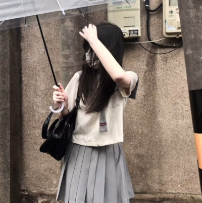 在下雨天写诗