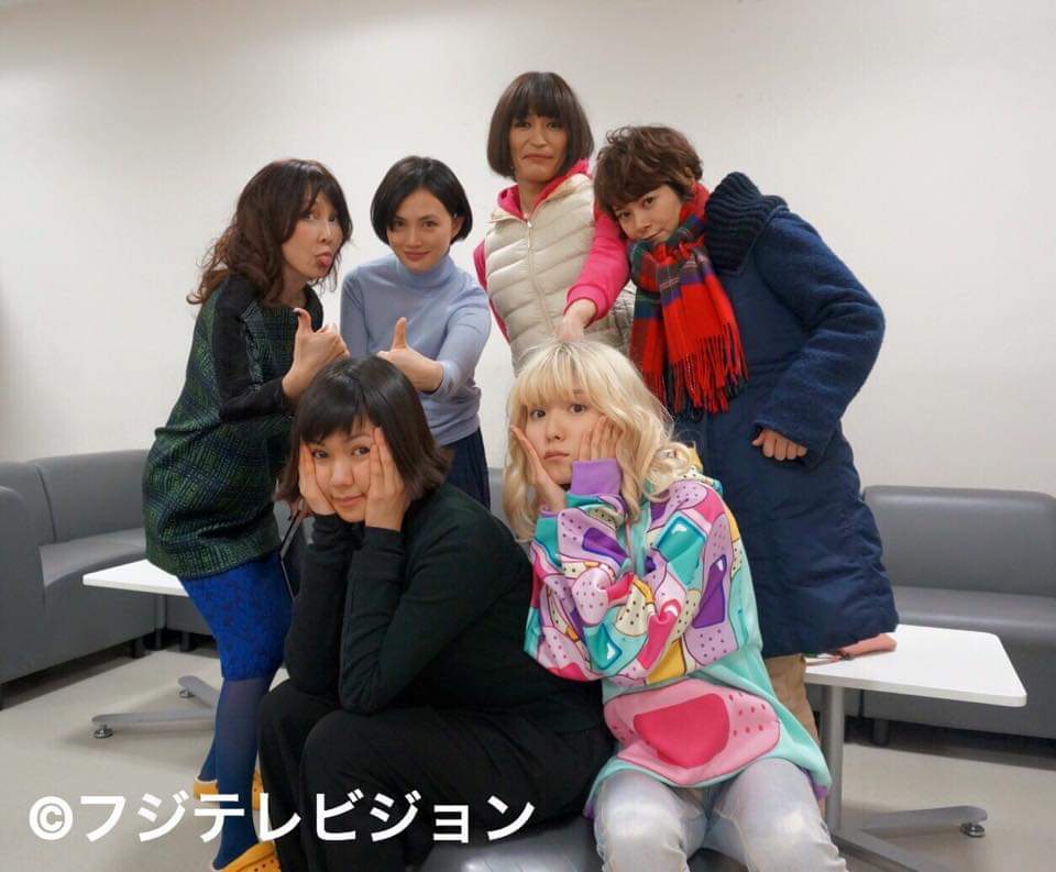 问题餐厅主演合照