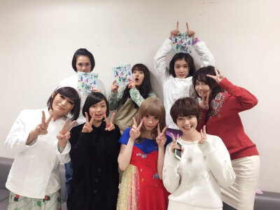 问题餐厅主演合照