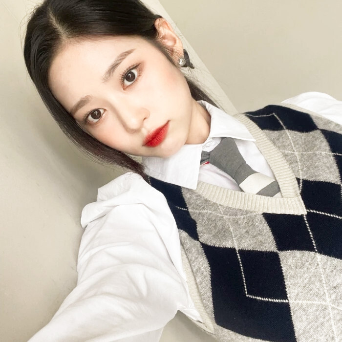 金珉周
minju