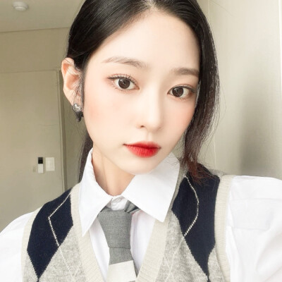 金珉周
minju