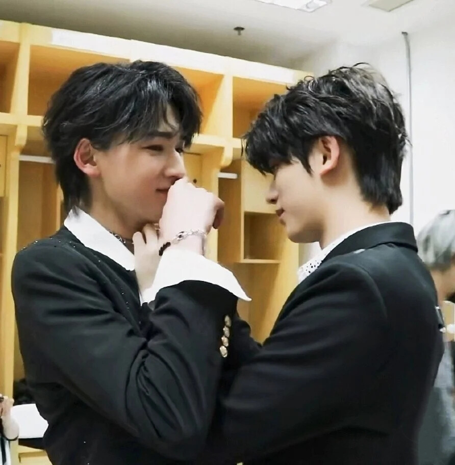 
^鑫轩 鑫照不轩的大小漂亮