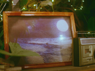 《我不记得名字是世界瞒着我最大的事情》
杂物 朋友圈背景图