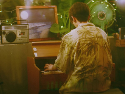 王源 背景图 《你的名字是世界瞒着我最大的事情》